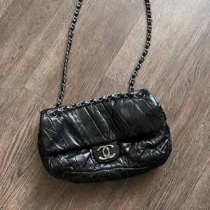 Small CHANEL purse